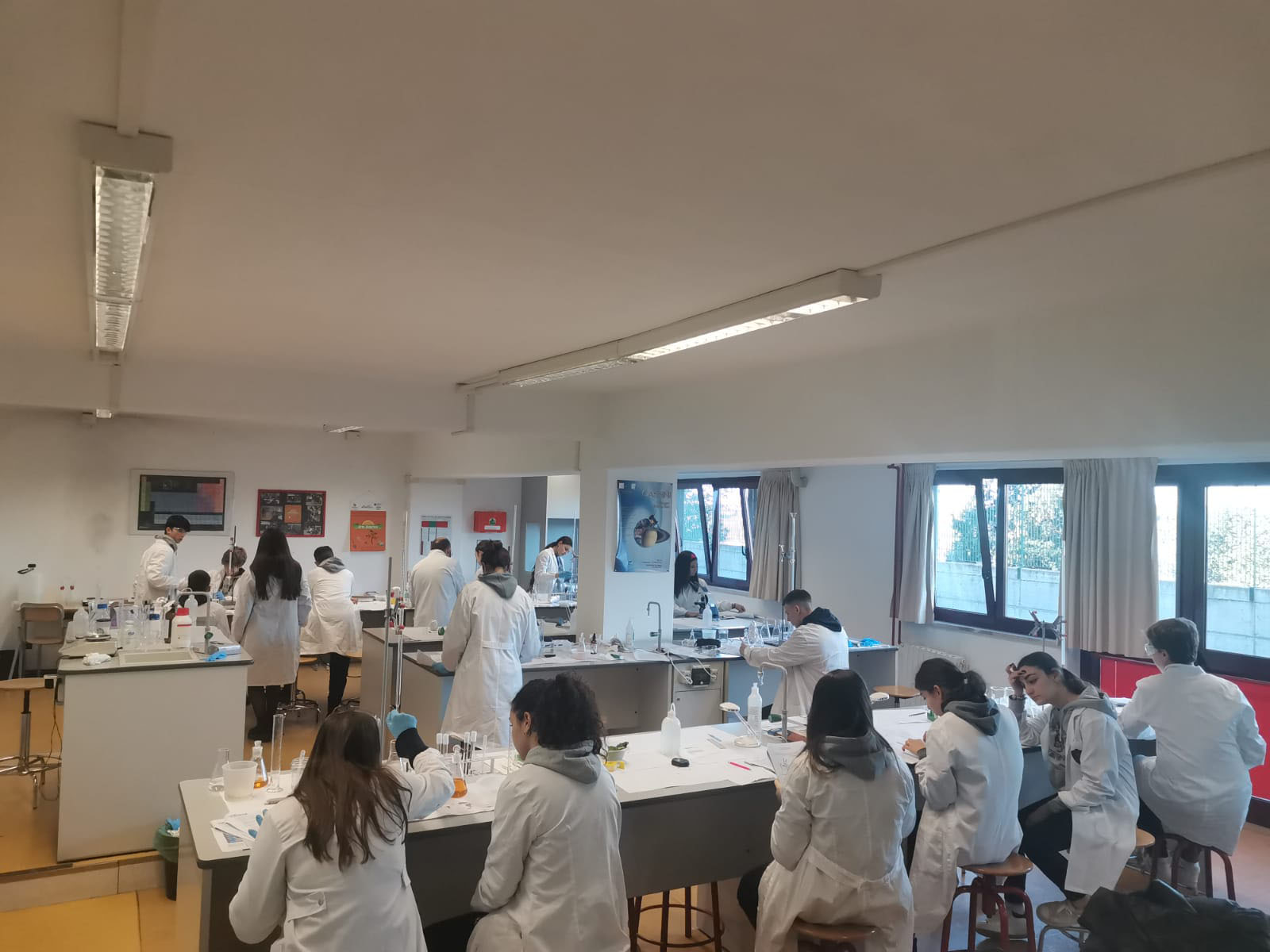 labpratorio scienza tecnologia scienza istituto massimo
