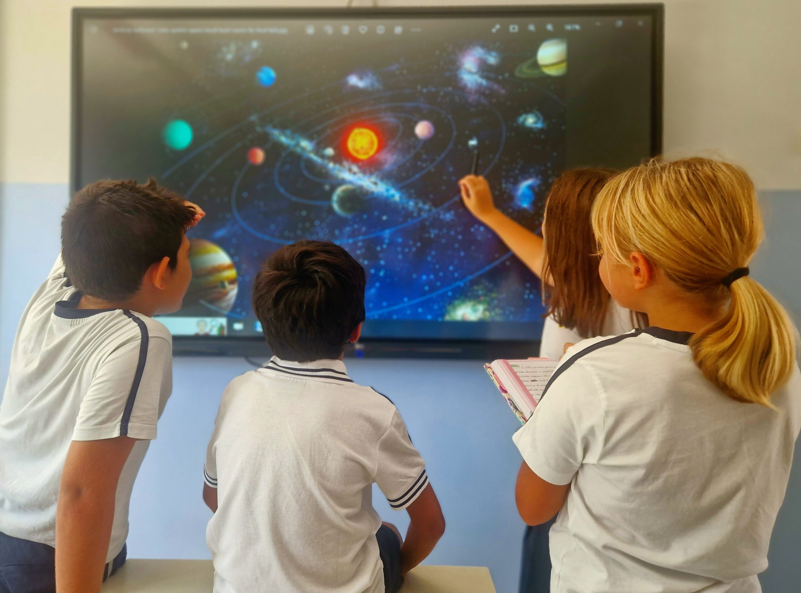 SCUOLA PRIMARIA Imparare a scrivere tutti i sogni per il futuro scaled